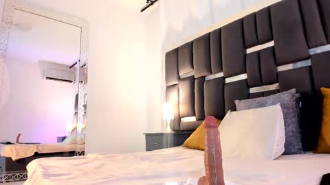 tali  online show from February 12, 10:59 pm