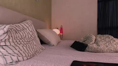 Snapshot of talkinghead7 chatting on October 22, 5:30 am Colin online show from October 22, 5:30 am