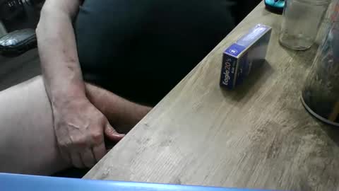 Snapshot of tallndark656 chatting on February 13, 6:48 pm Tallndark656 online show from February 13, 6:48 pm