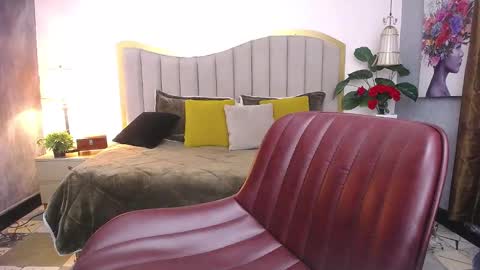 Snapshot of taly_foster chatting on November 29, 7:39 pm Taly online show from November 29, 7:39 pm