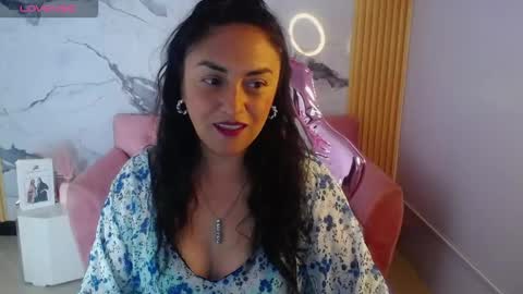 Snapshot of tamara_ch1 chatting on October 1, 3:23 am tamara_ch1 online show from October 1, 3:23 am