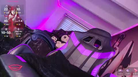 Snapshot of tamara_gyal chatting on November 12, 6:08 pm Tamara --- online show from November 12, 6:08 pm