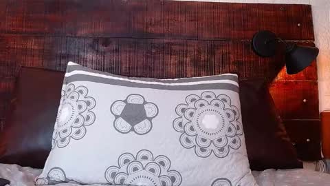    online show from December 4, 10:08 pm