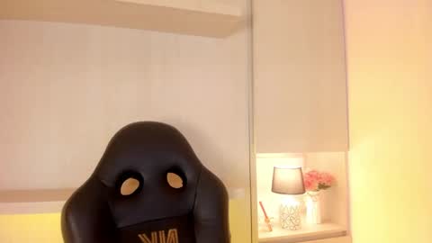 Tami online show from October 23, 8:18 pm