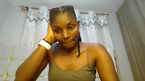 Snapshot of tamia538235 chatting on February 12, 12:37 am tamia online show from February 12, 12:37 am