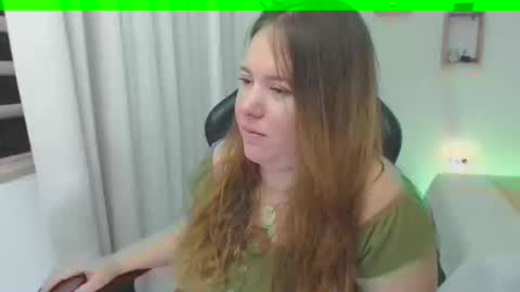 Snapshot of tamy_shine87 chatting on December 3, 5:31 am Im Samy online show from December 3, 5:31 am