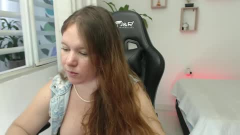 Snapshot of tamy_shine87 chatting on January 19, 9:45 pm Im Samy online show from January 19, 9:45 pm