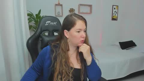 Snapshot of tamy_shine87 chatting on February 23, 1:02 am Im Samy online show from February 23, 1:02 am