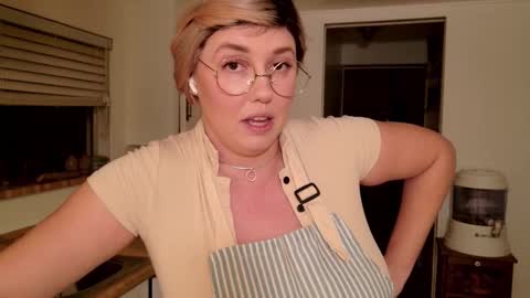 Snapshot of tantric_eden_ chatting on November 27, 2:02 am Lilith Eden sometimes Eve online show from November 27, 2:02 am