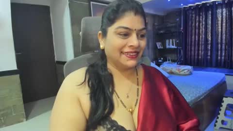 Snapshot of tarivishu23 chatting on February 4, 2:39 am tarivishu23 online show from February 4, 2:39 am