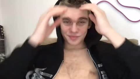 Snapshot of tasteithorny chatting on March 3, 12:05 pm tasteithorny online show from March 3, 12:05 pm