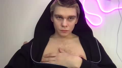 Snapshot of tasteithorny chatting on March 4, 7:51 am tasteithorny online show from March 4, 7:51 am