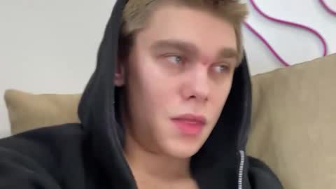 Snapshot of tasteithorny chatting on March 10, 5:43 am tasteithorny online show from March 10, 5:43 am