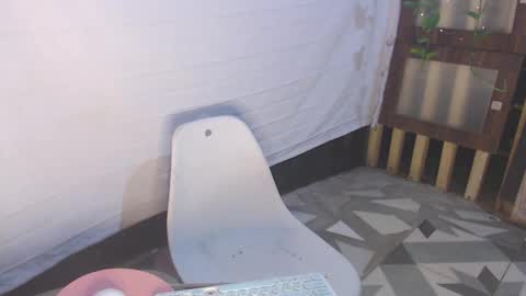 Snapshot of tasteofinnocentxx chatting on October 10, 1:37 am tasteofinnocentxx online show from October 10, 1:37 am