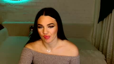 tasty_babyy online show from December 6, 7:45 pm