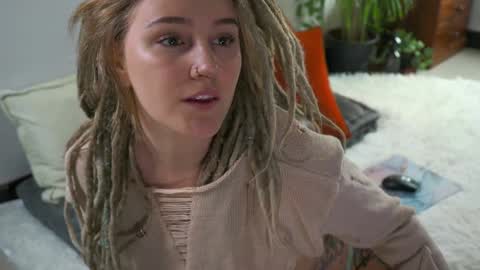 Snapshot of tasty_tomato chatting on December 24, 7:39 am RHEA pronanciation like Reya online show from December 24, 7:39 am