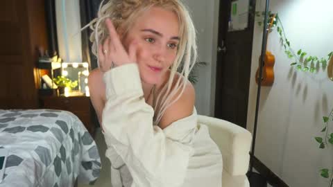 Snapshot of tasty_tomato chatting on January 10, 8:29 am RHEA pronanciation like Reya online show from January 10, 8:29 am