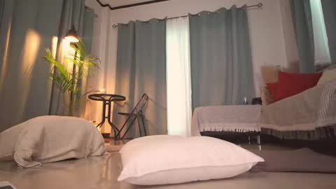 Snapshot of tasty_tomato chatting on September 12, 9:09 am RHEA pronanciation like Reya online show from September 12, 9:09 am