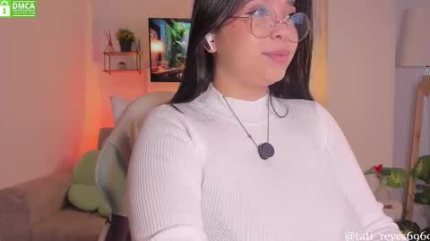 Snapshot of tati_reyes chatting on November 6, 11:55 am Tatiana --- Schedule Monday to Sundays 800 to 200 UTC-5 online show from November 6, 11:55 am