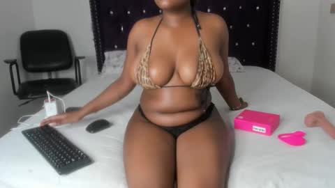 Snapshot of tatiana_storm chatting on September 22, 9:00 am tatiana_storm online show from September 22, 9:00 am