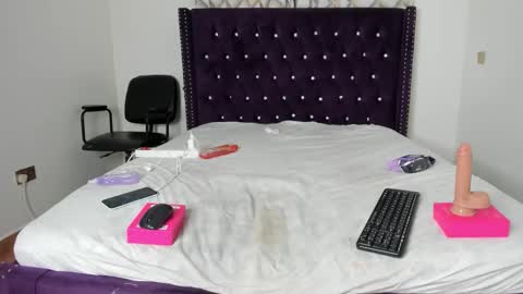 Snapshot of tatiana_storm chatting on October 8, 8:45 am tatiana_storm online show from October 8, 8:45 am