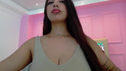 Snapshot of tatilarson chatting on March 3, 12:05 pm TATI online show from March 3, 12:05 pm