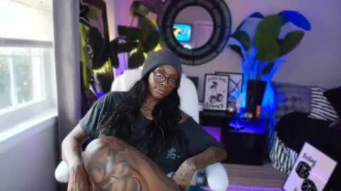 Tatted Queen online show from January 5, 9:14 pm