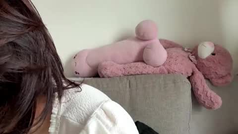 Aya online show from November 8, 11:43 am