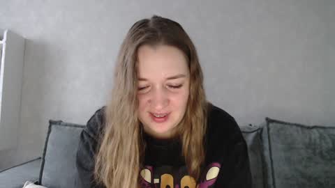 Snapshot of taxxxu chatting on January 25, 9:15 am Diana online show from January 25, 9:15 am