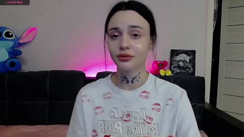 Taya online show from December 17, 6:09 pm