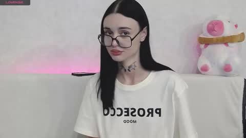 Taya online show from September 15, 7:03 pm