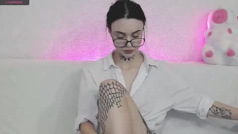 Taya online show from November 15, 6:04 pm