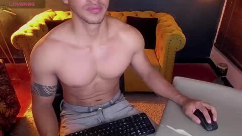 Tayler online show from November 26, 1:28 am