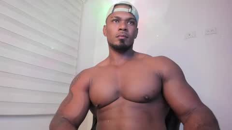 Snapshot of tayler_waka chatting on December 5, 12:08 am Tyler online show from December 5, 12:08 am