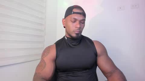 Snapshot of tayler_waka chatting on December 6, 12:56 am Tyler online show from December 6, 12:56 am