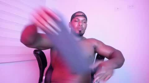 Snapshot of tayler_waka chatting on December 8, 2:39 am Tyler online show from December 8, 2:39 am