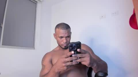 Snapshot of tayler_waka chatting on December 19, 1:07 am Tyler online show from December 19, 1:07 am