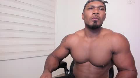 Snapshot of tayler_waka chatting on January 18, 12:13 am Tyler online show from January 18, 12:13 am