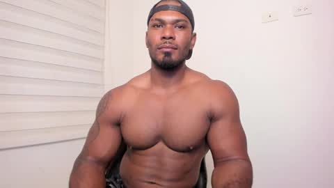 Snapshot of tayler_waka chatting on January 22, 12:48 am Tyler online show from January 22, 12:48 am