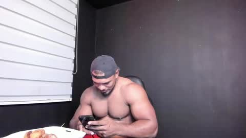 Snapshot of tayler_waka chatting on January 23, 1:51 am Tyler online show from January 23, 1:51 am