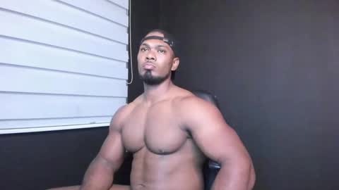 Snapshot of tayler_waka chatting on January 24, 12:52 am Tyler online show from January 24, 12:52 am