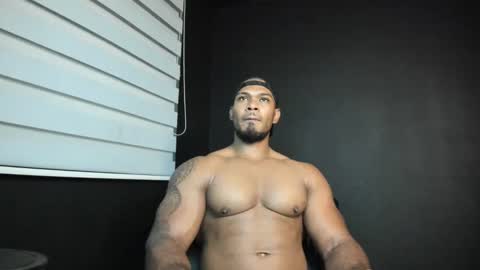 Snapshot of tayler_waka chatting on February 2, 9:45 pm Tyler online show from February 2, 9:45 pm