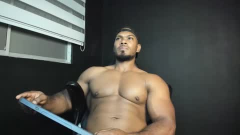 Snapshot of tayler_waka chatting on February 3, 3:53 am Tyler online show from February 3, 3:53 am