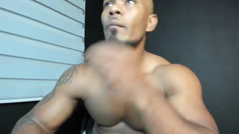 Snapshot of tayler_waka chatting on February 6, 3:48 am Tyler online show from February 6, 3:48 am