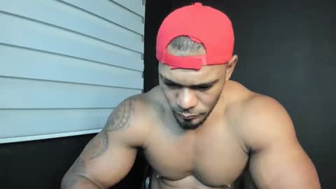 Snapshot of tayler_waka chatting on February 9, 12:17 am Tyler online show from February 9, 12:17 am