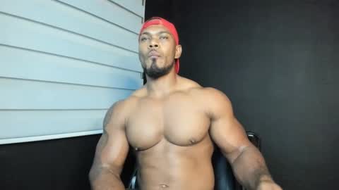 Snapshot of tayler_waka chatting on February 9, 3:22 am Tyler online show from February 9, 3:22 am