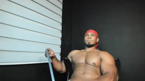 Snapshot of tayler_waka chatting on February 9, 6:33 am Tyler online show from February 9, 6:33 am