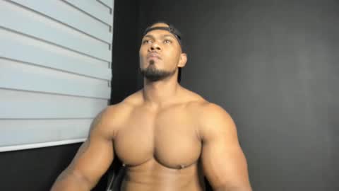 Snapshot of tayler_waka chatting on February 10, 11:34 pm Tyler online show from February 10, 11:34 pm