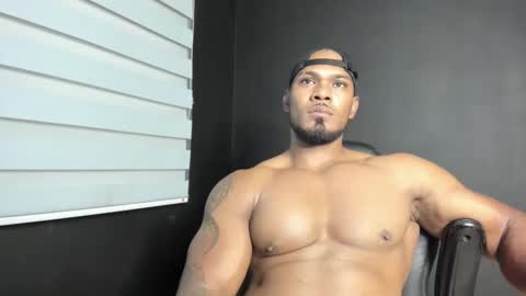 Snapshot of tayler_waka chatting on February 12, 1:19 am Tyler online show from February 12, 1:19 am