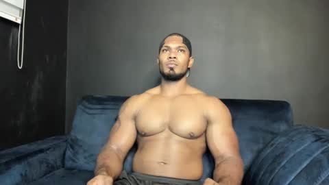 Snapshot of tayler_waka chatting on February 19, 11:57 pm Tyler online show from February 19, 11:57 pm